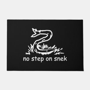 Paillasson Pas de pas sur les mèmes de snek parodie de Gadsde