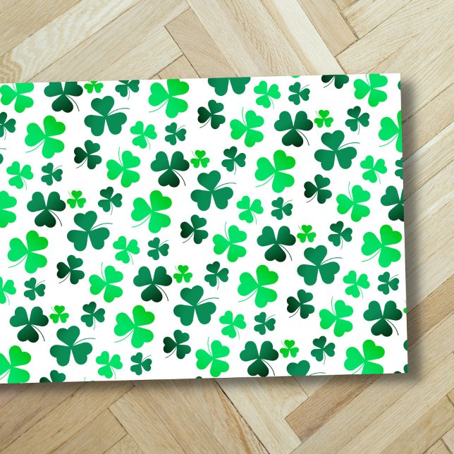 Paillasson Pastel Green Shamrock feuille de trèfle sur blanc  (Créateur téléchargé)