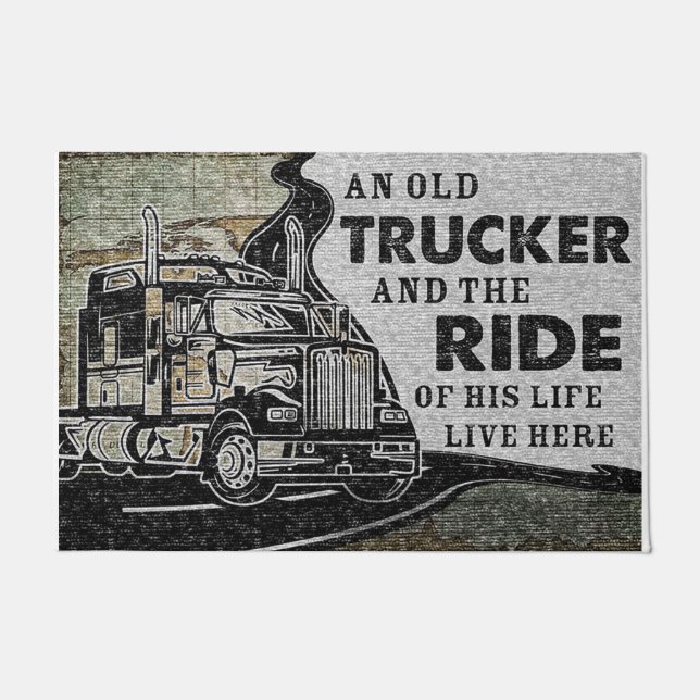 Paillasson Personalized Doormat An Old Trucker Lives Here (Devant)