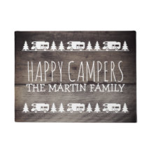 Profondément satisfaits campants en bois rustiques