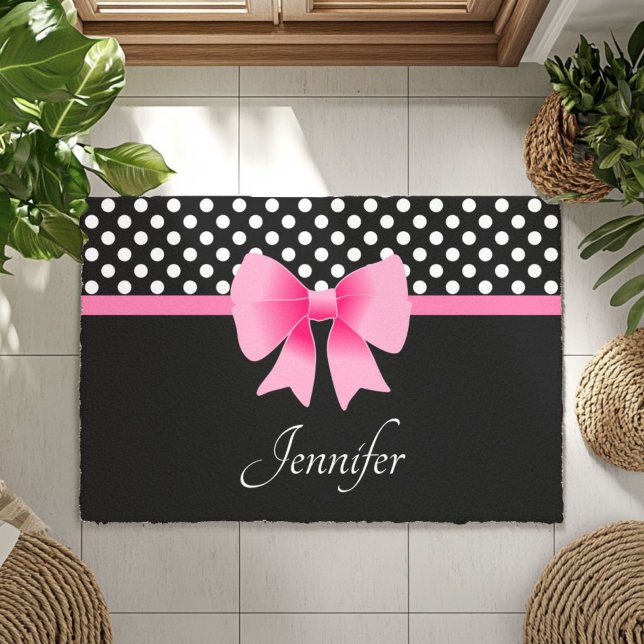 Paillasson Ruban rose Noir & Blanc Pois Nom (Pink Ribbon Black & White Polka Dots Name Doormat)