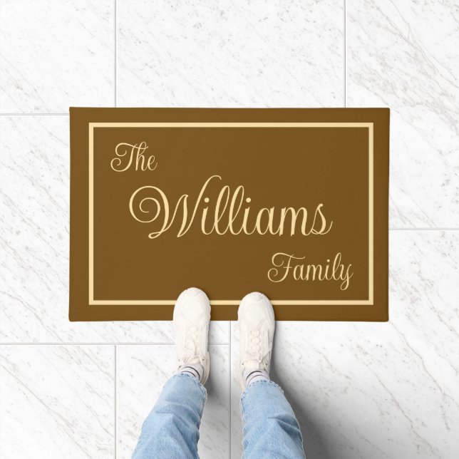 Paillasson Taupe Elegant Script Family Name Welcome Gift (Intérieur)