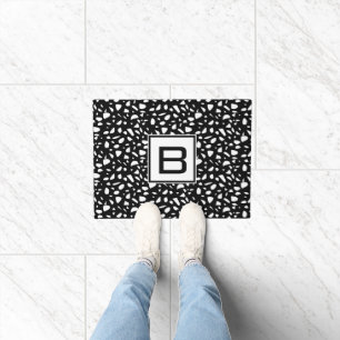Paillasson Terrazzo noir blanc motif monogramme initial