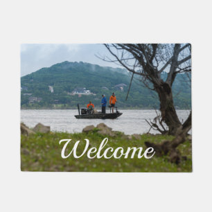 Paillasson Trois Pêcheurs Sur La Table Rock Welcome Doormat