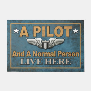 Paillasson  Un Pilote Et Une Personne Normale Vivent Ici.