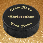 Palet De Hockey Créer un nom de club d'équipe de lecteur monograph<br><div class="desc">Créez votre propre script / typographie sur mesure, personnalisé, moderne et faux en or monogramme monogrammé sur noir, taille et poids de régulation, rondelle de hockey. Entrez simplement le nom du joueur / équipe / club / école / collège / événement / tournoi, pour customiser. Faites un grand cadeau pour...</div>