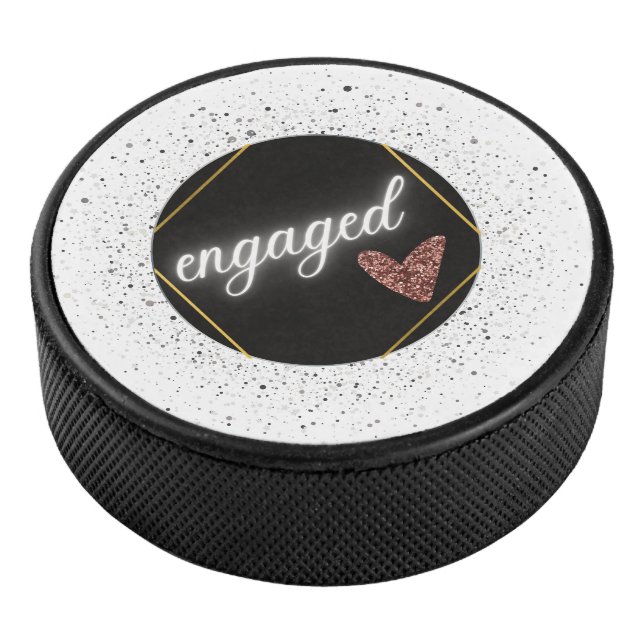 Palet De Hockey Engaged Glam   (3/4/2016 12:00:00 AM)