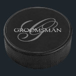 Palet De Hockey Monogramme Groomsman<br><div class="desc">Faites votre propre rondelle de hockey sur mesure. Personnalisez ce design avec votre propre texte. Vous pouvez customiser cette conception en sélectionnant le lien "customiser plus loin" si vous le souhaitez.</div>