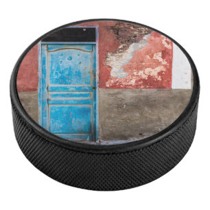 Palet De Hockey Mur coloré avec porte bleue
