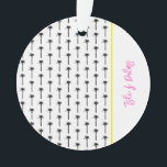 Palm Tree Motif Emplacement Travel Beach Coastal<br><div class="desc">Motif en silhouette de palmier en noir sur arrière - plan blanc, garniture jaune. Emplacement personnalisé en rose. Facile à personnaliser le texte, la couleur du texte, la police. GRANDE tenue de voyage pour n'importe quel endroit, Lieu favori, Vacances Souvenir, Fête de réunion de famille, Amoureux de plage, Séjour de...</div>