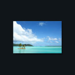 Palmier à Bora Bora lagon toile imprimé<br><div class="desc">Plan paysager en toile d'une petite île avec un palmier dans le lagon turquoise de l'île tropicale Bora Bora près de Tahiti en Polynésie française.</div>