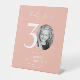 Panneau de bienvenue pour les 30 ans rose | Regard