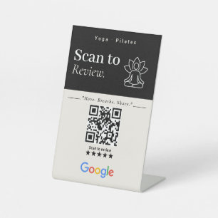 Panneau de code QR en noir et blanc à examiner