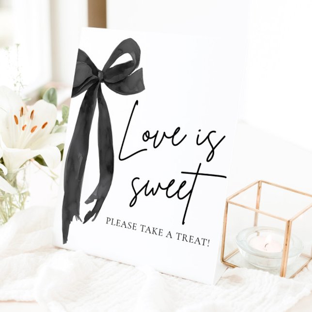 Panneau de faveur de ruban noir Coquette Love est  (Coquette Black Bow Love is Sweet Treat Favor Sign)