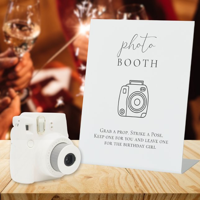 Panneau de table pour photomaton d'anniversaire (Birthday Photo Booth Tabletop sign, elegant calligraphy black and white design)