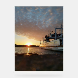 Panneau En Acrylique Bateau au coucher du soleil sur l'eau