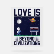 Ciel nocturne et espace avec alien et vaisseau spa