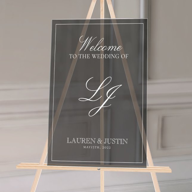 Panneau En Acrylique Monogramme moderne Noir & Blanc Script Bienvenue (Wedding Welcome Sign!)