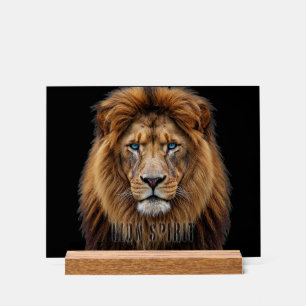 Panneau En Acrylique Visage de lion majestueux aux yeux bleus Faune A