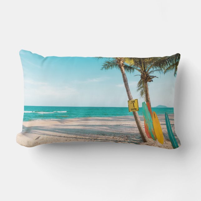 Panneaux de surf sur la plage lancer oreiller (Recto)
