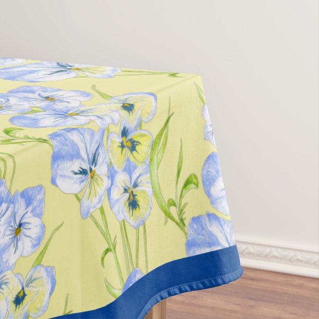 Pansies bleues Icy sur une nappe (In Situ)