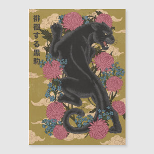 Panthère parmi les fleurs