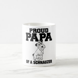 Papa fier d'une tasse de Schnauzer