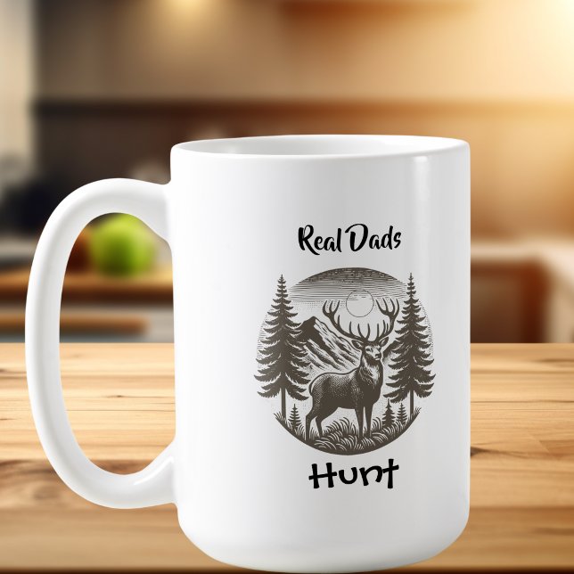 Papas vrais cerfs chassent Mug personnaliser (Elegant deer hunting 'real dads hunt' personalize the wording)