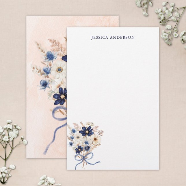 Papeterie Bouquet de fleurs élégant bleu marine monogrammé (Créateur téléchargé)