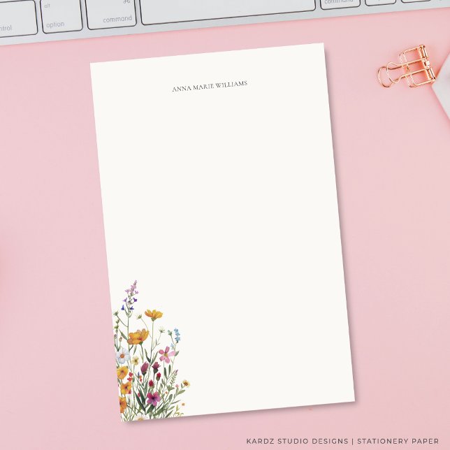 Papeterie Élégance florale personnalisée (The image shows stationery paper in 5.5 x 8.5 inches. Add your name before checkout.)