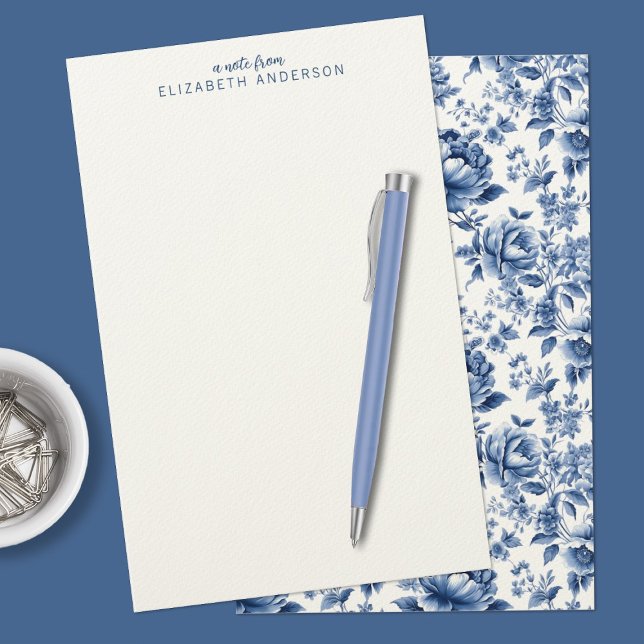 Papeterie Elegant Blue White Vintage Rose Floral (Personalize this beautiful blue and white floral stationery with your name.)