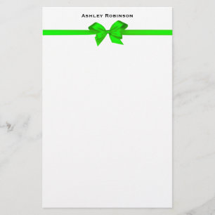 Papeterie Élégante chaux Bow satiné vert sur enveloppe blanc