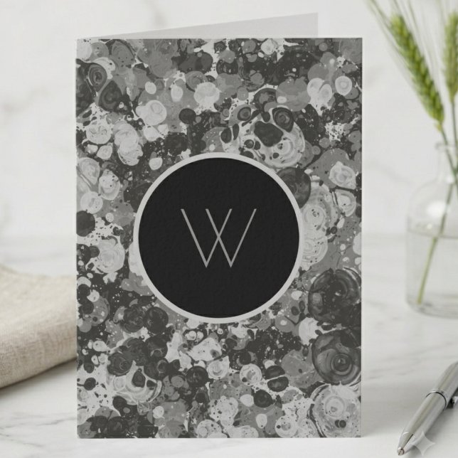 Papeterie Marbrée à l'Encre Noire et Blanche avec  (A sophisticated monogrammed note card with a bold, modern black and white marble design.)