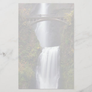 Papeterie Multnomah tombe à la fin de l'automne