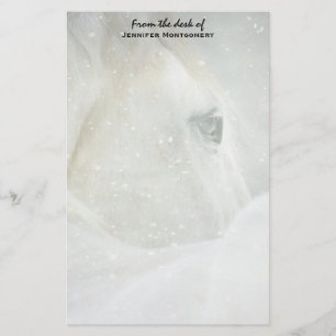 Papeterie Photo d'un magnifique cheval blanc en hiver