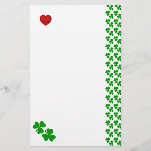 Papeterie Shamrocks irlandais avec coeur rouge