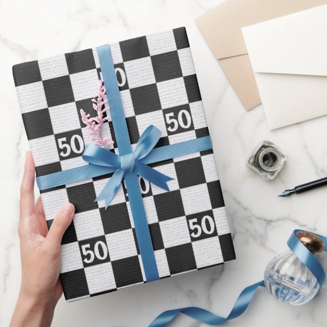 Papier Cadeau 50e anniversaire Chèques Noirs et Blancs (Cadeaux)
