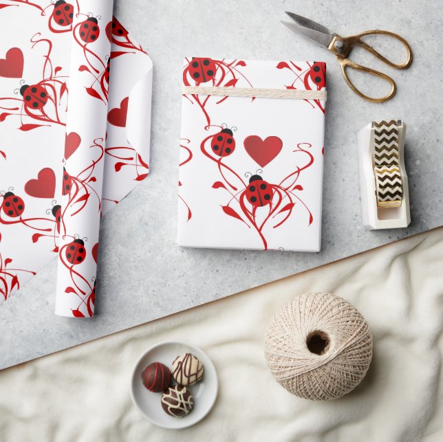Papier Cadeau Aimez les coccinelles et les cœurs  (Artisanat)