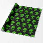 Papier Cadeau alien vert tête pour science-fiction extraterrestr<br><div class="desc">alien tête verte de science-fiction visage sourire extraterrestre grunge</div>