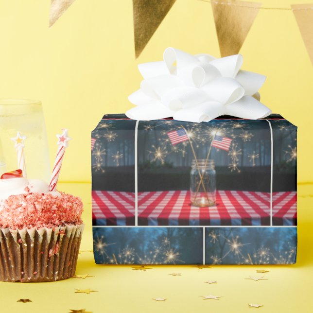 Papier Cadeau American Flags With Sparklers In a Mason Jar (Fête d'anniversaire)