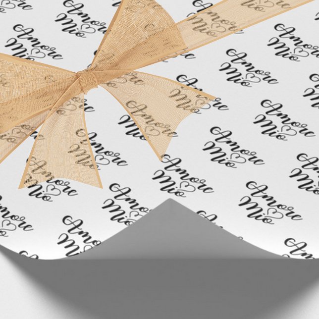 Papier Cadeau Amore Mio (Mon amour) Script Noir Chic Répétition (Amore Mio (My Love) Chic Black Script Repeat on white Wrapping Paper Italian Gift Wrap)