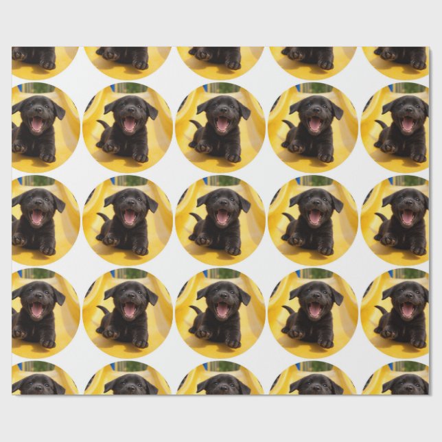 Papier cadeau amusant avec un chiot Lab noir heure (Plat)