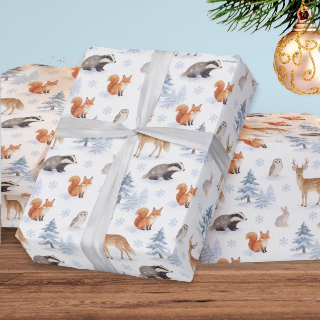 Papier Cadeau Animaux de la forêt hivernale Noël faune (Christmas gift wrapping paper with pattern of winter forest animals in a watercolor style)