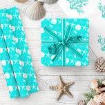Papier Cadeau Aqua Blue Starfish Noël côtier<br><div class="desc">Le beau papier d'emballage de Noël côtier présente un motif d'étoiles de mer, de dollars de sable et de corail de parties scintillant dans un décor d'aqua et de blanc. *Si vous souhaitez que ce design soit disponible sur d'autres produits ou si vous avez besoin d'aide, veuillez me contacter par...</div>