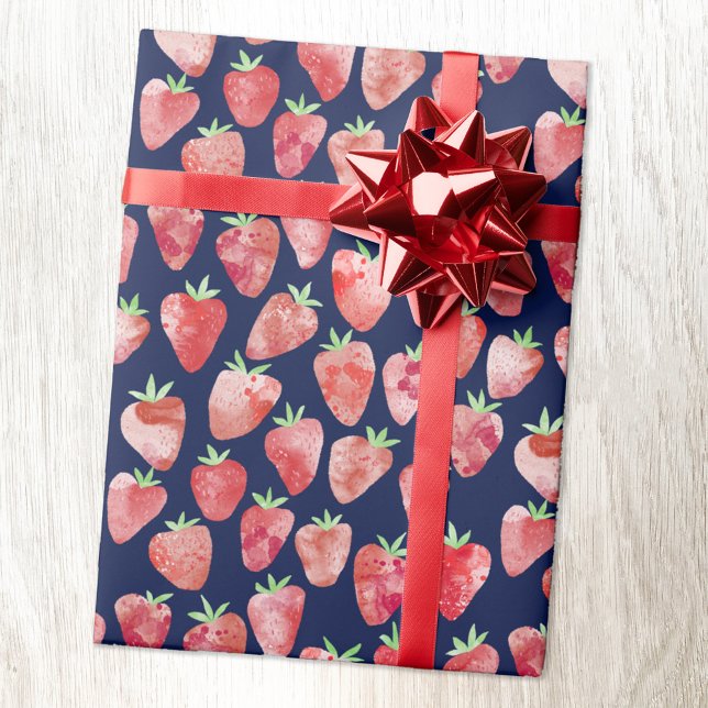 Papier Cadeau Aquarelle de fraise bleu marine (Watercolor strawberry pattern on a dark navy blue background on gift wrapping paper roll)