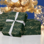 Papier Cadeau Aquarelle moderne Golden Christmas Holly Green<br><div class="desc">Enveloppez vos cadeaux de vacances avec ce papier d'emballage moderne de Noël avec le Holly de Noël doré sur arrière - plan vert. Tes cadeaux paraîtront très joyeux sous le sapin de Noël</div>