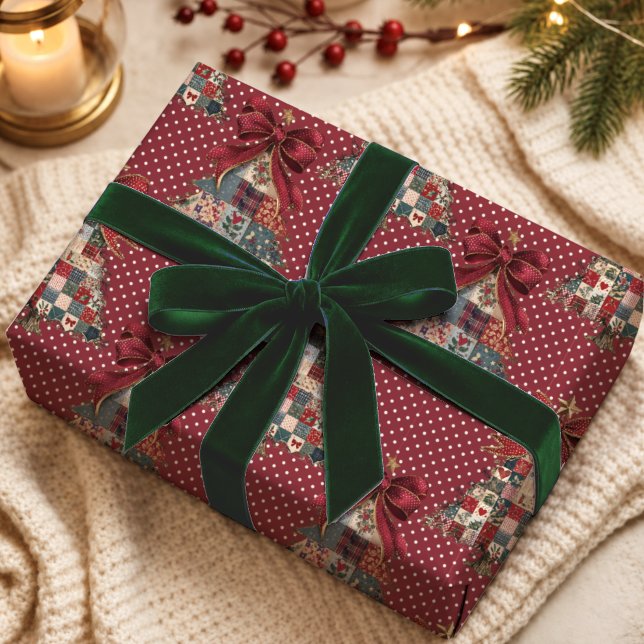 Papier Cadeau Arbres de Noël à pois rouges patchwork Coquette (Créateur téléchargé)