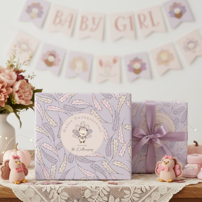 Papier Cadeau Baby Girl Turquie & Bon thanksgiving de plumes (Cute Baby Girl Happy Thanksgiving Fall Wrapping Paper. Little Turkey, Pink & Purple Feather Pattern)