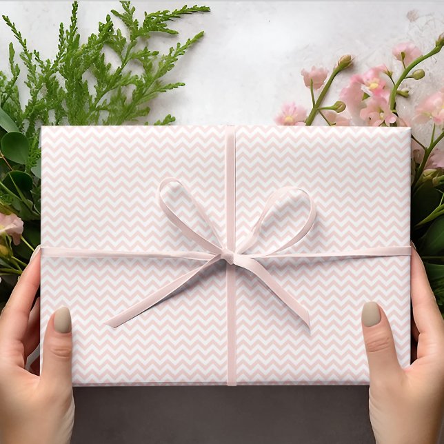 Papier Cadeau Baby shower en rayures clair rose et blanc Chevron (Modern Pink & White Chevron Stripes Baby Shower Wrapping Paper for Baby Girl. Elegant Zig-Zag Lines)
