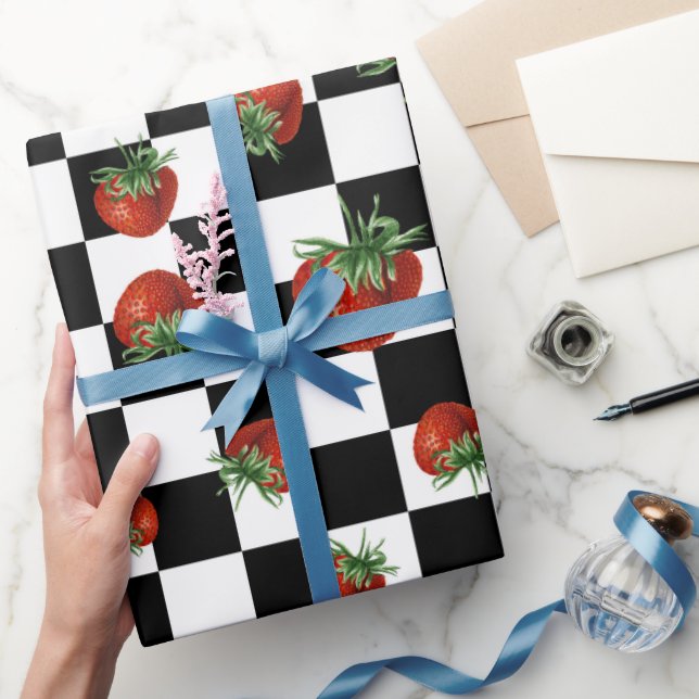 Papier Cadeau Baby Shower motif fraise  (Cadeaux)